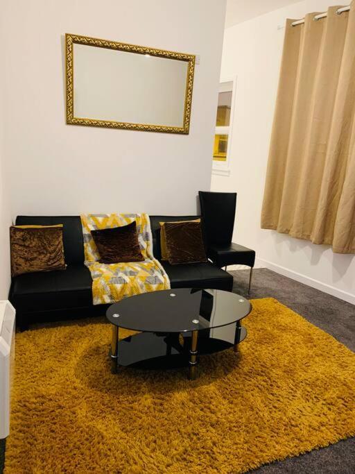 Blessed Aptm 3 With Free Parking Apartment